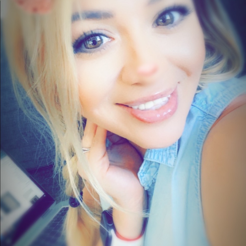 Meet your Posher, Mandy